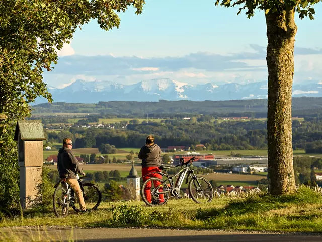 Aulendorf mit Blick auf die Alpen